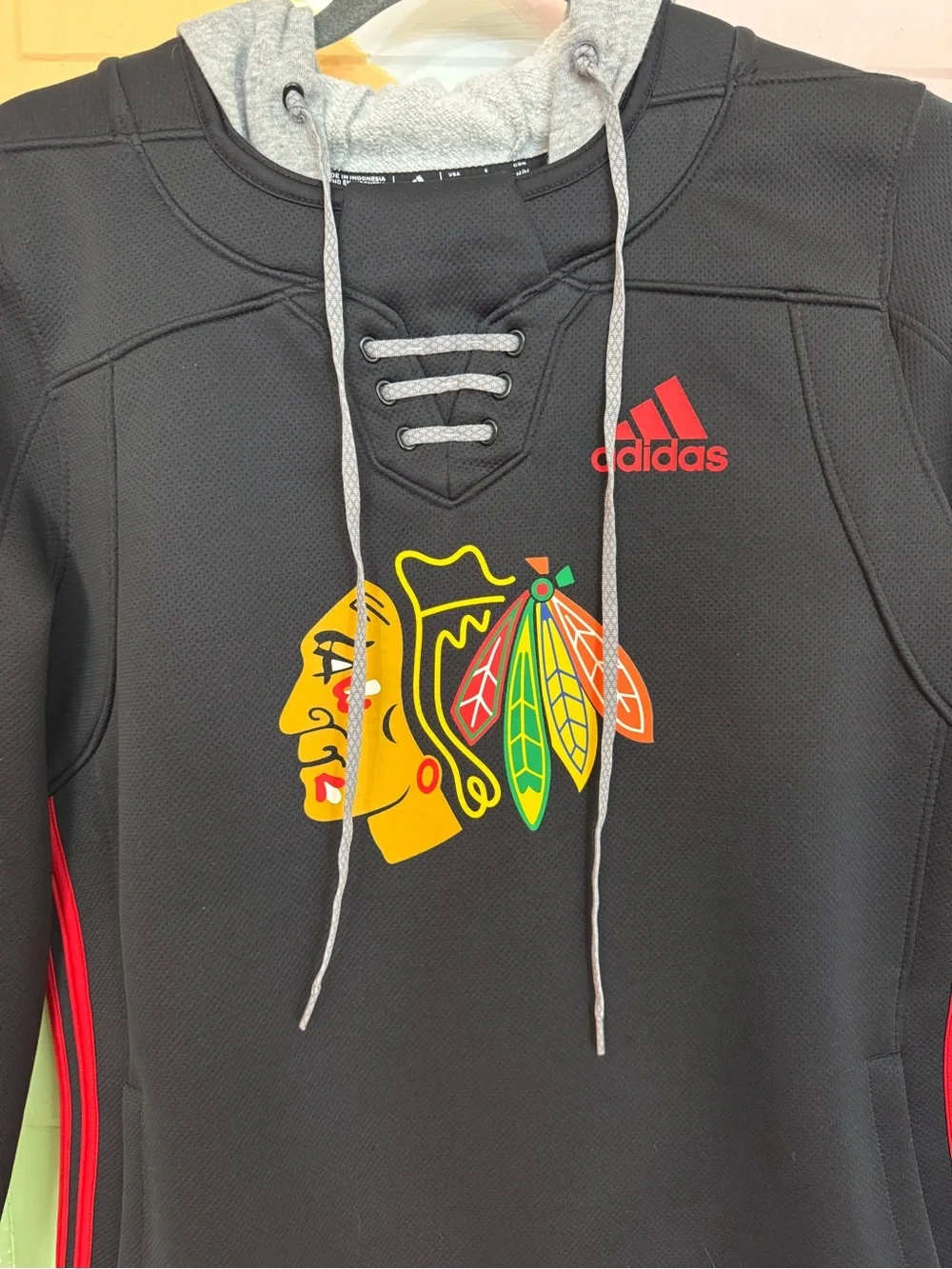 Adidas NHL Chicago Blackhawks Skate Lace Hoodie Sz Med 💛🍄